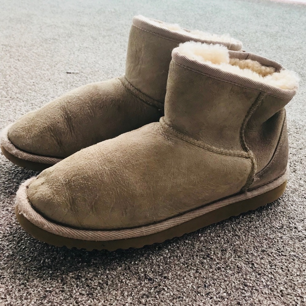 UGG Woman’s CLASSIC MINI II BOOT - Picture 7 of 8